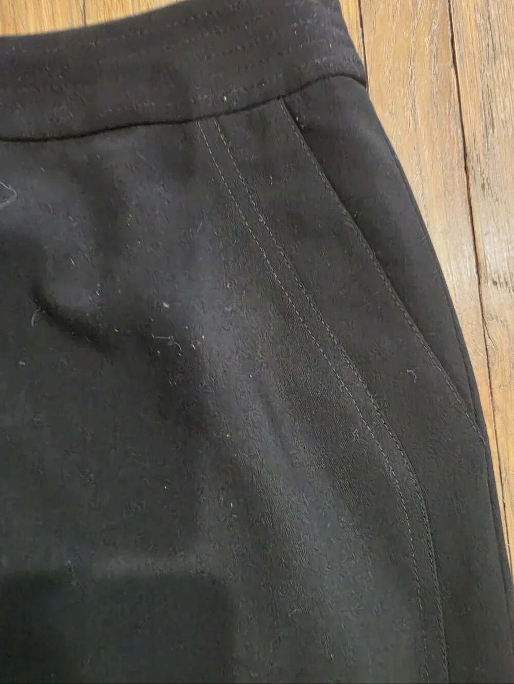 Armani Collezioni Black Virgin Wool Tailored Skirt Size 6 Back Vent Career